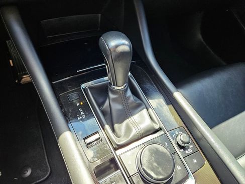 Used 2019 MAZDA MAZDA3 Sedan FWD image 24