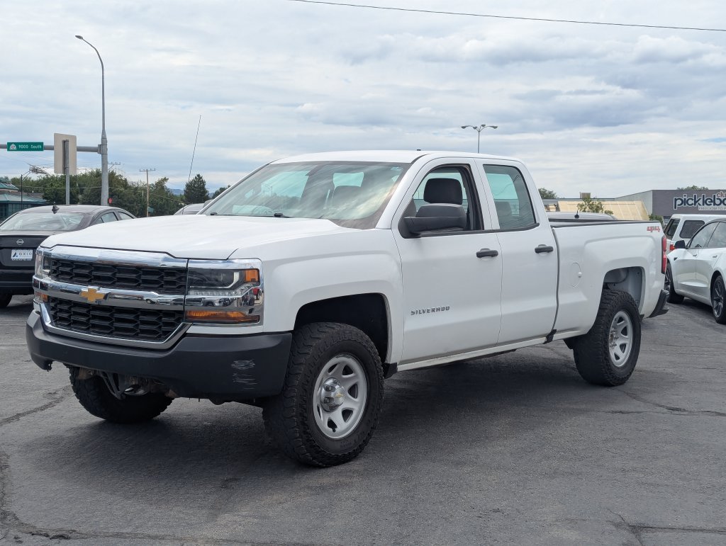 Used 2018 Chevrolet Silverado 1500 W/T w/ Trailering Package AWD/4WD image 9