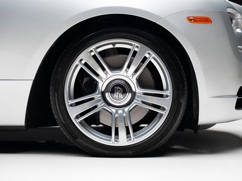 Used 2017 Rolls-Royce Dawn RWD image 42