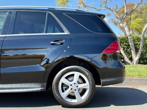 Used 2017 Mercedes-Benz GLE 350 4MATIC image 4