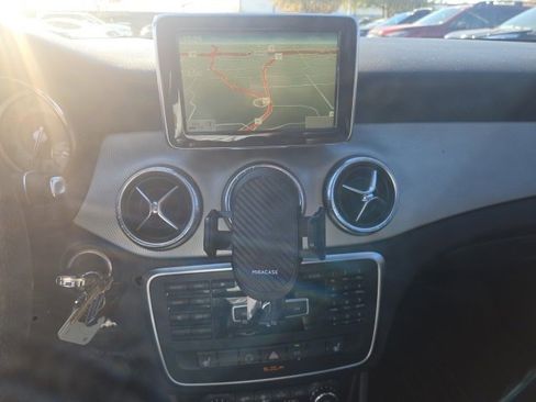 Used 2014 Mercedes-Benz CLA 250 image 10