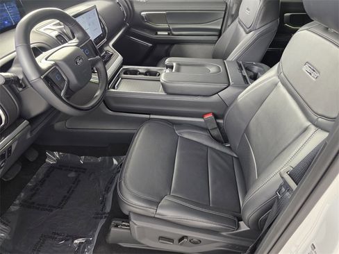 Used 2025 Ford Expedition Max Platinum w/ Stealth Performance Package image 9