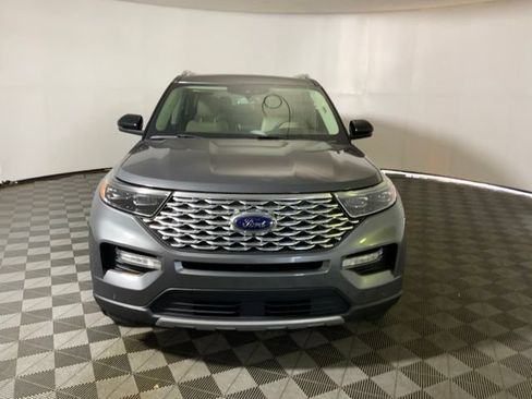 Used 2021 Ford Explorer Platinum w/ Equipment Group 601A AWD/4WD image 2