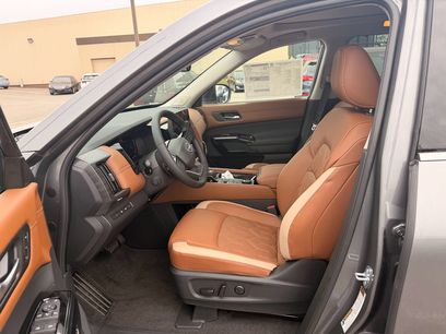 New 2026 Nissan Pathfinder Platinum