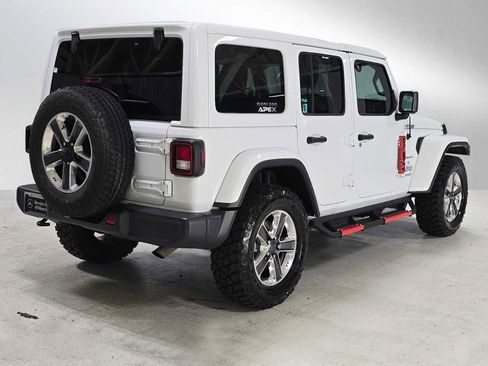 Used 2018 Jeep Wrangler Unlimited Sahara AWD/4WD image 3
