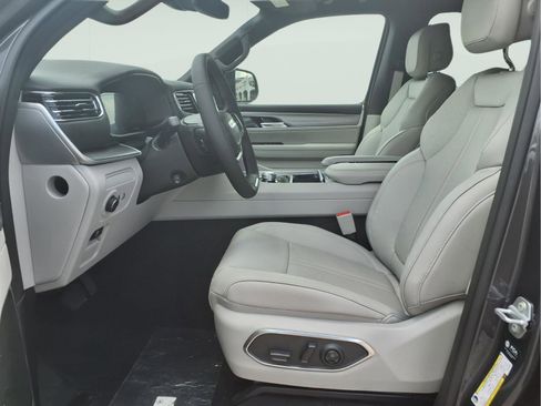 New 2026 Jeep Grand Wagoneer 2WD image 10