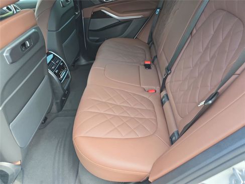 New 2026 BMW X5 xDrive40i w/ M Sport Package AWD/4WD image 15