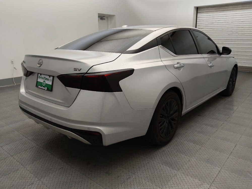Used 2024 Nissan Altima 2.5 SV FWD image 9