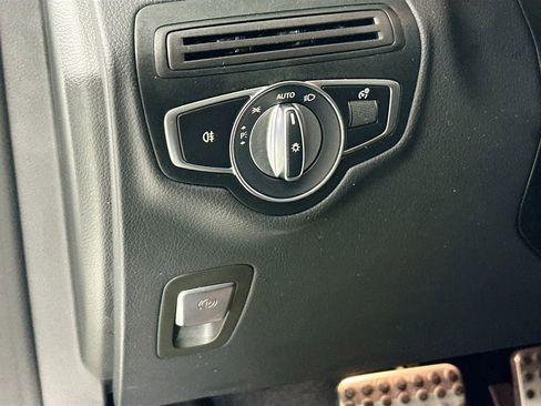 Used 2023 Mercedes-Benz GLC 300 4MATIC Coupe image 10