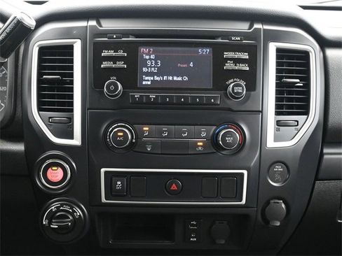 Used 2018 Nissan Titan S image 16