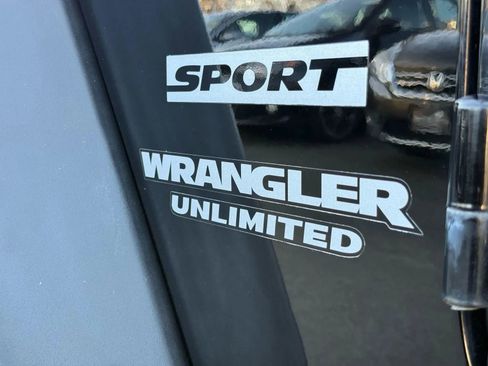 Used 2013 Jeep Wrangler Unlimited Sport AWD/4WD image 12