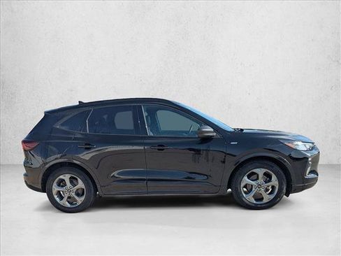 Used 2023 Ford Escape ST-Line w/ Tech Pack #1 FWD image 4