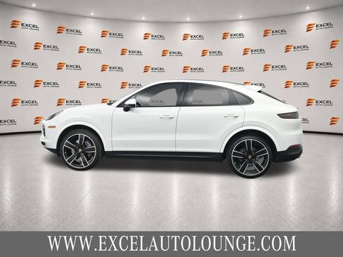 Used 2023 Porsche Cayenne Coupe AWD/4WD image 2