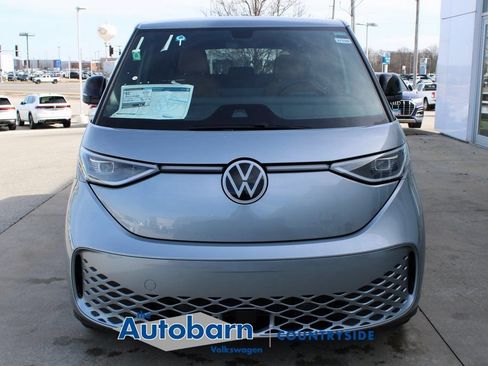 New 2025 Volkswagen ID. Buzz Pro S RWD image 2
