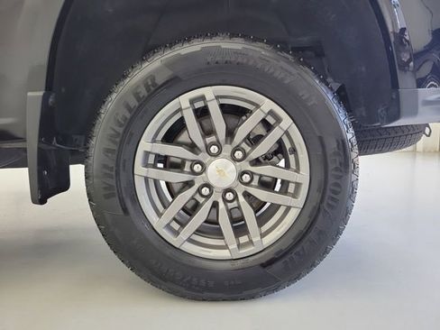 Used 2023 Chevrolet Colorado LT w/ LT Convenience Package II image 11