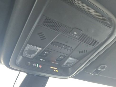 Used 2020 Cadillac XT6 Premium Luxury image 35