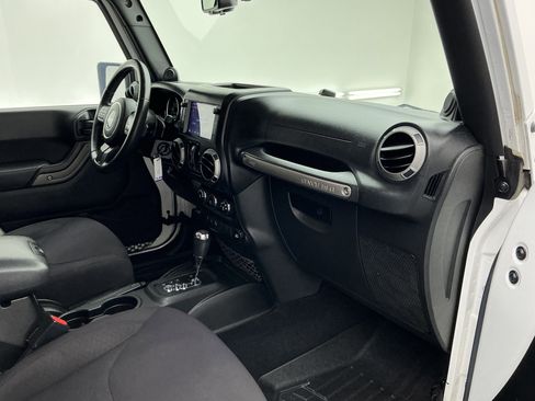 Used 2013 Jeep Wrangler Unlimited Sport image 23