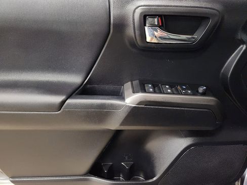 Used 2021 Toyota Tacoma TRD Sport w/ Technology Package image 43