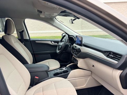Used 2021 Ford Escape SE w/ Convenience Package FWD image 18