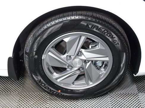 New 2026 Hyundai Elantra SE image 15