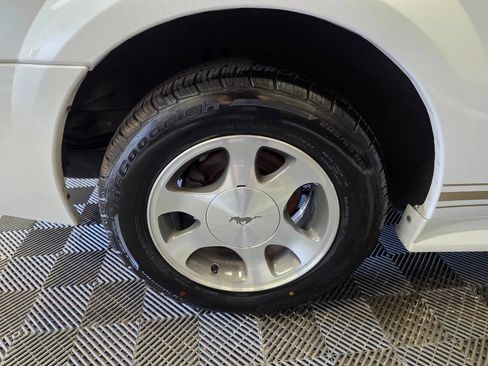 Used 2000 Ford Mustang Base 2dr Convertible image 34