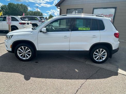 Used 2017 Volkswagen Tiguan Wolfsburg Edition AWD/4WD image 8