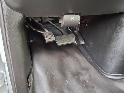 Used 2019 Chevrolet Express 3500 w/ Power Convenience Package image 9