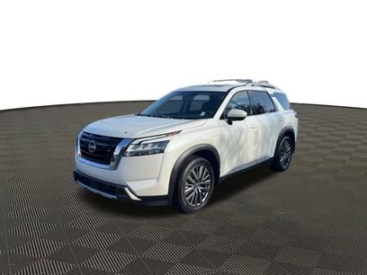 Used 2024 Nissan Pathfinder SL w/ SL Premium Package