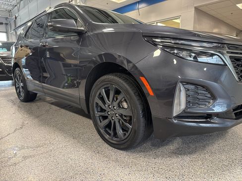 Used 2022 Chevrolet Equinox RS w/ Infotainment Package image 5