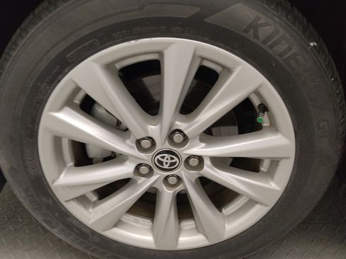 Used 2023 Toyota Corolla LE w/ LE Convenience Package FWD image 31