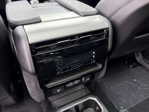 New 2026 Jeep Grand Wagoneer Limited AWD/4WD image 14