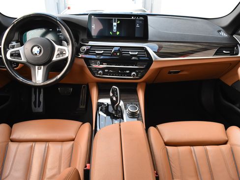 Used 2022 BMW 530i xDrive w/ M Sport Package image 29