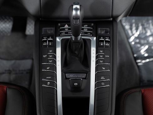 Used 2016 Porsche Macan S w/ Infotainment Package image 39