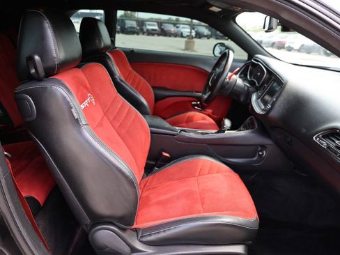 Used 2017 Dodge Challenger SRT Hellcat RWD image 15