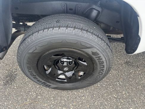 Used 2020 Toyota Tacoma SR AWD/4WD image 23