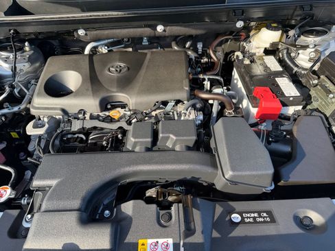 Used 2025 Toyota RAV4 XLE w/ Convenience Package image 8