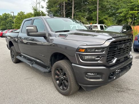 Used 2025 RAM 2500 Big Horn AWD/4WD image 3