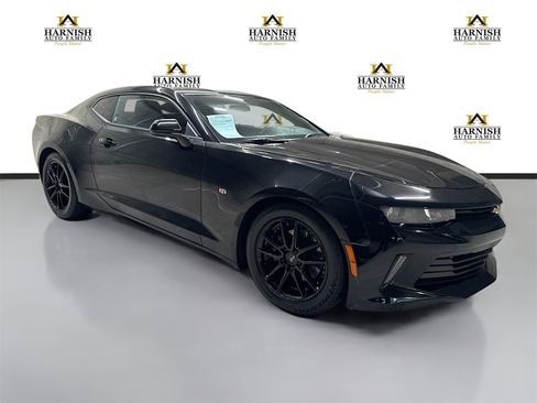 Used 2017 Chevrolet Camaro LT image 3