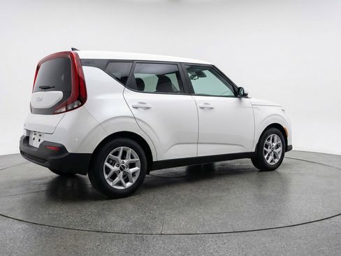 Used 2025 Kia Soul LX w/ LX Technology Package image 9