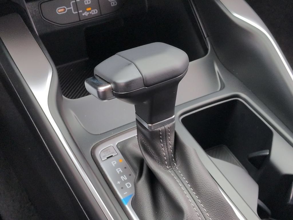 New 2026 Kia Sorento LX FWD image 16