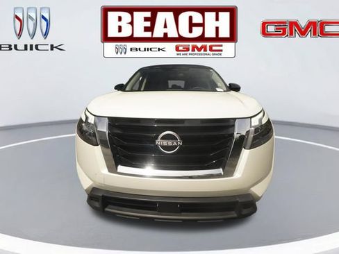 Used 2024 Nissan Pathfinder SV FWD image 3