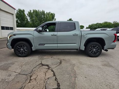 Used 2024 Toyota Tundra Platinum AWD/4WD image 4