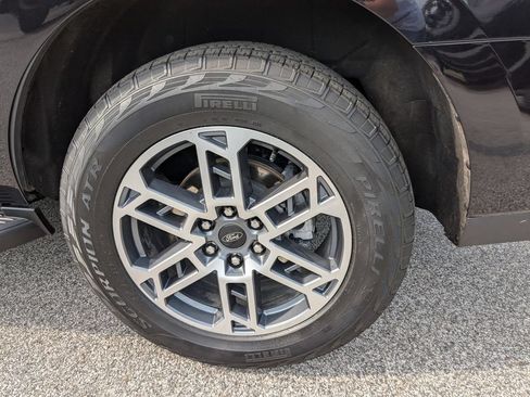 Used 2025 Ford Expedition Active AWD/4WD image 22