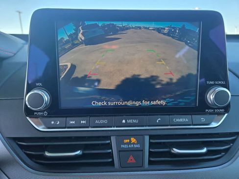 Used 2024 Nissan Altima 2.5 SR FWD image 11