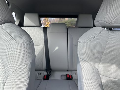 Used 2025 Toyota Corolla Cross LE image 20