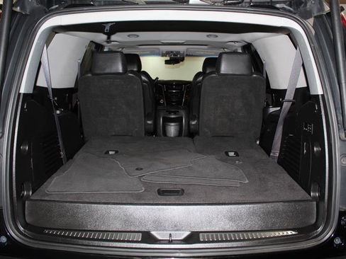 Used 2017 Cadillac Escalade Luxury image 36