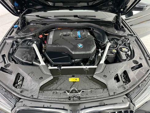 Used 2023 BMW 530e xDrive w/ Executive Package image 19