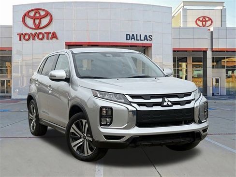 Used 2024 Mitsubishi Outlander Sport SE image 1