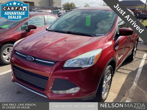 Used 2015 Ford Escape SE image 1