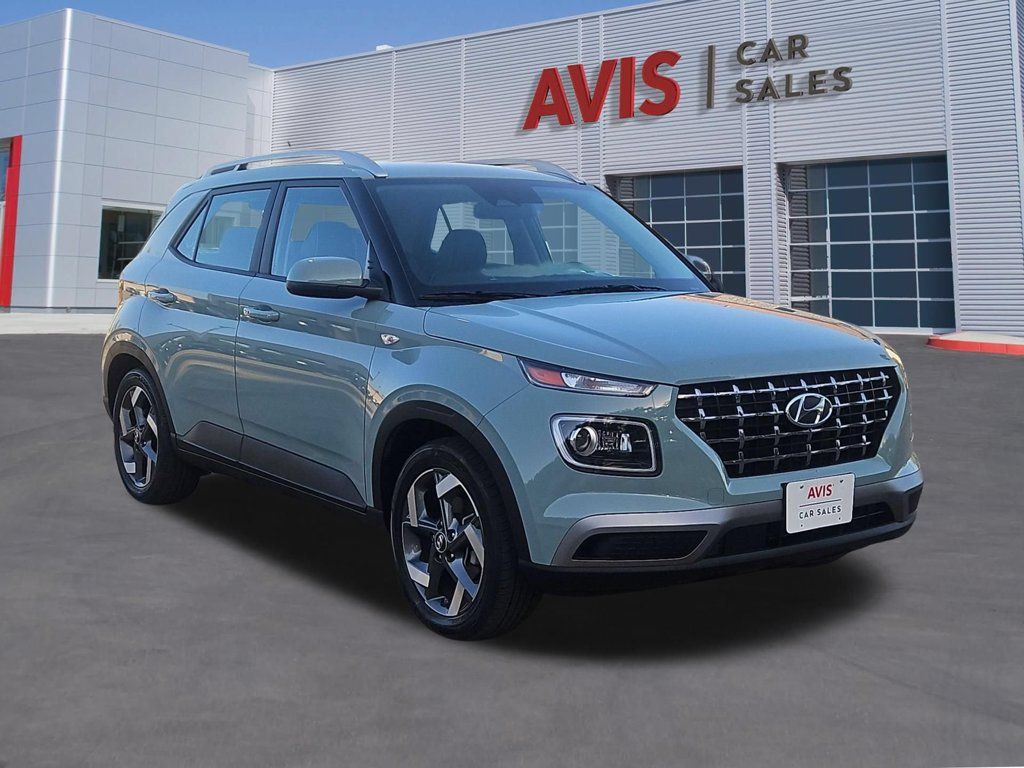 Used 2025 Hyundai Venue Limited FWD image 3